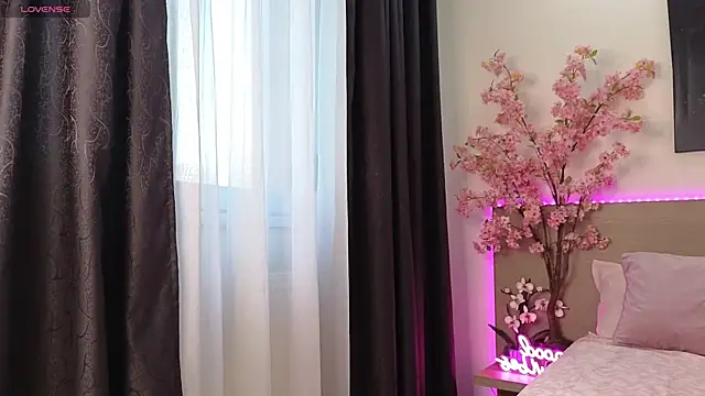 anexblondie online show from 10.17.25