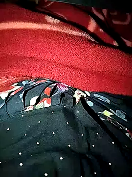 Snapshot of sexy__girls98 chatting on 12.21.25 sexy girls98 online show from 12.21.25