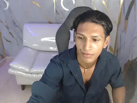 Snapshot of bull_cam chatting on 10.01.25 bull cam online show from 10.01.25