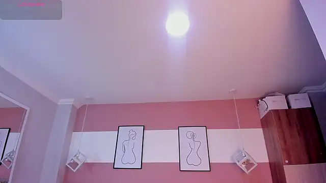 Mia Valentine  online show from 11.26.25