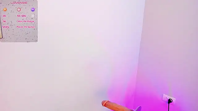 Mia Valentine  online show from 02.06.26