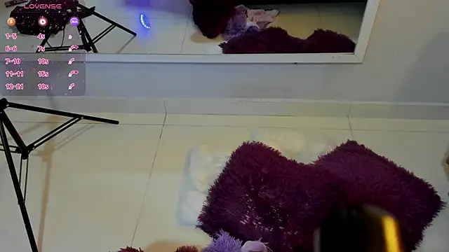 Mia Valentine  online show from 02.23.26