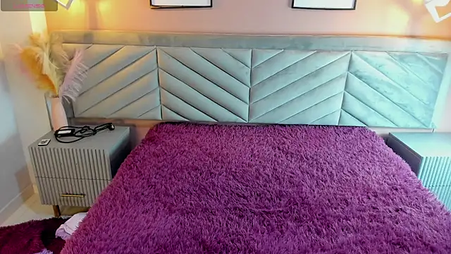 Mia Valentine  online show from 02.28.26