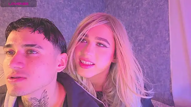 Snapshot of saraah_queen1 chatting on 10.28.25 saraah queen1 online show from 10.28.25