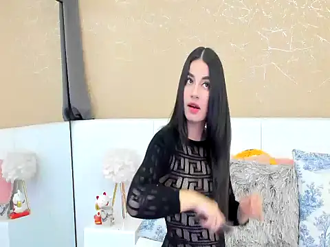 Snapshot of MiaDunoff chatting on 09.29.25 MiaDunoff online show from 09.29.25