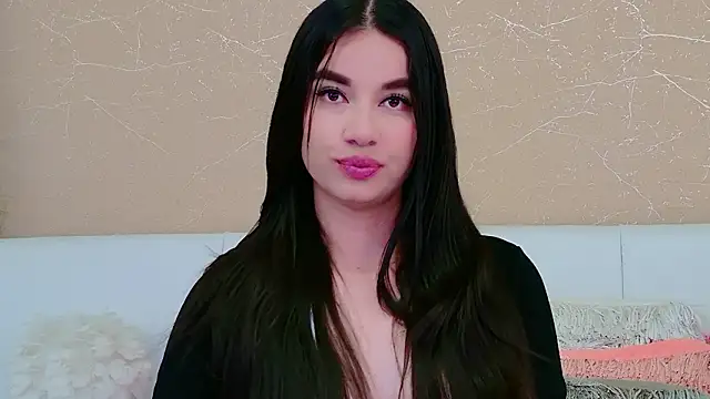 Snapshot of MiaDunoff chatting on 03.07.26 MiaDunoff online show from 03.07.26