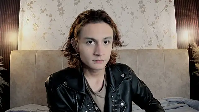 Snapshot of DarcyCullen chatting on 09.10.25 DarcyCullen online show from 09.10.25