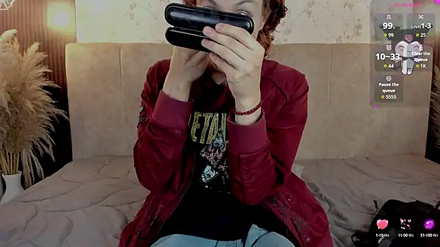 Snapshot of DarcyCullen chatting on 09.26.25 DarcyCullen online show from 09.26.25