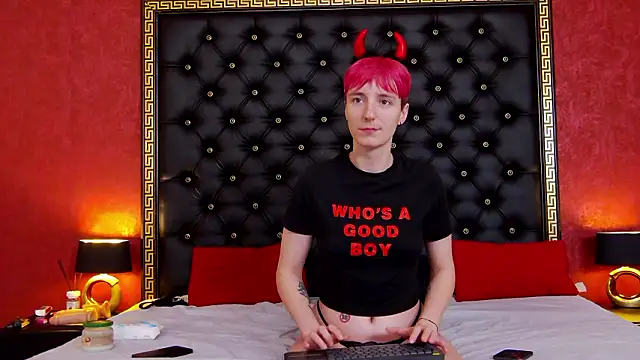 Snapshot of Luna_Devil_ chatting on 02.12.26 Luna Devil online show from 02.12.26