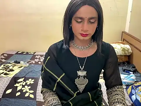 LuvLayla online show from 12.19.25