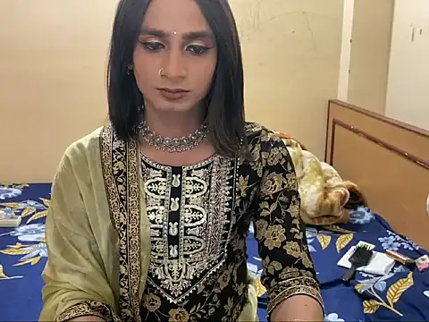 LuvLayla online show from 01.12.26