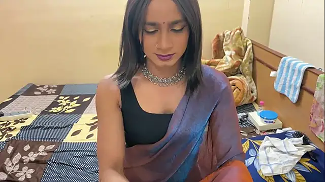 LuvLayla online show from 02.08.26