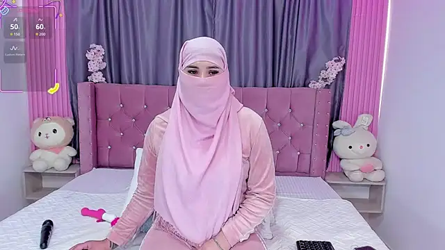 Nayla-Mouna online show from 10.10.25