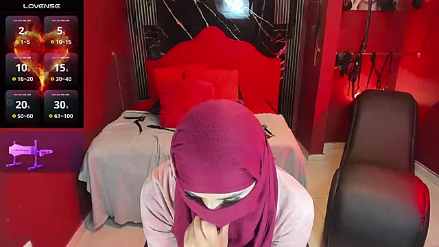 Nayla-Mouna online show from 03.03.26