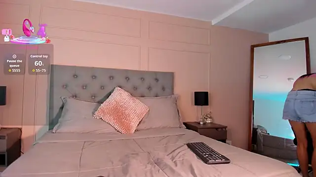 ALICESANDOVAL online show from 10.03.25