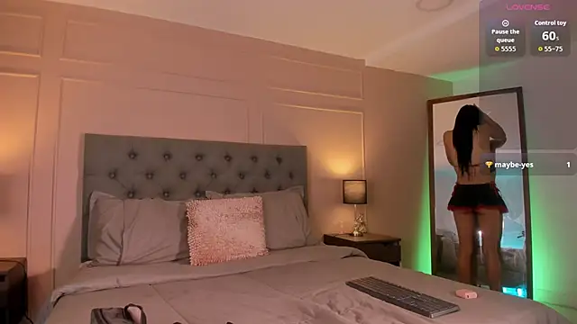 ALICESANDOVAL online show from 10.16.25