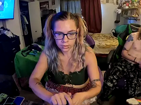 R4inbowK1tty online show from 10.13.25