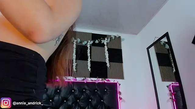  leda swan  online show from 05.01.26