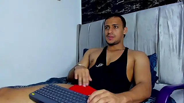 Snapshot of Thomas_Wayne chatting on 03.08.26 Thomas Wayne online show from 03.08.26