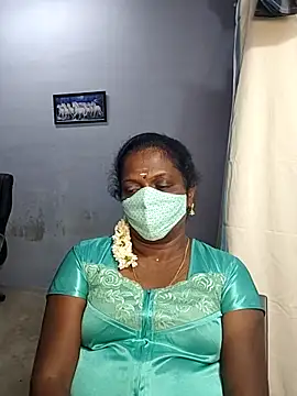 Snapshot of umashreetamil chatting on 10.24.25 umashreetamil online show from 10.24.25