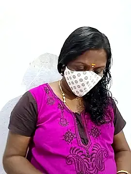 Snapshot of umashreetamil chatting on 10.26.25 umashreetamil online show from 10.26.25