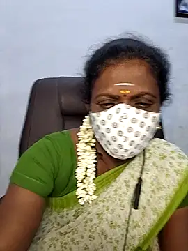 Snapshot of umashreetamil chatting on 10.28.25 umashreetamil online show from 10.28.25