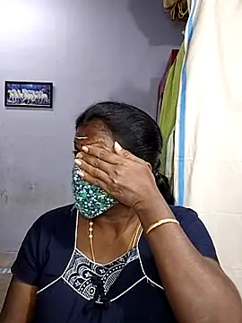 Snapshot of umashreetamil chatting on 11.28.25 umashreetamil online show from 11.28.25