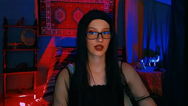 Snapshot of AliceWelch_ chatting on 09.21.25 AliceWelch online show from 09.21.25