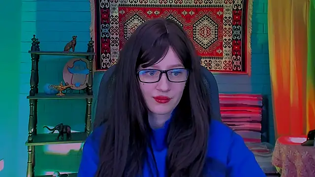 Snapshot of AliceWelch_ chatting on 10.11.25 AliceWelch online show from 10.11.25
