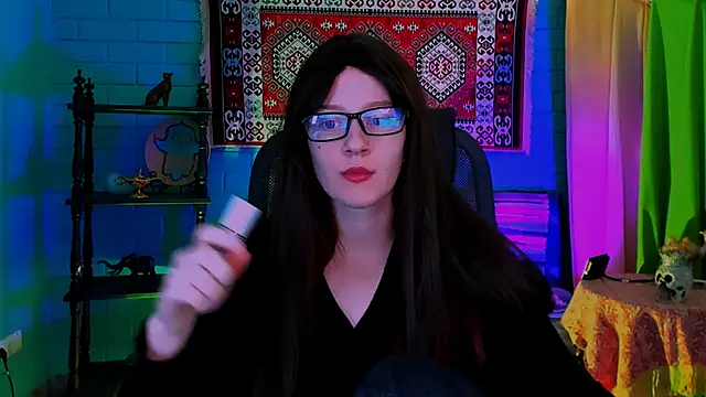 Snapshot of AliceWelch_ chatting on 10.19.25 AliceWelch online show from 10.19.25
