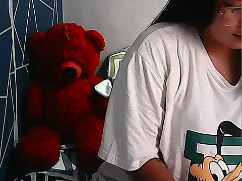 Snapshot of xxkitty27xx chatting on 09.16.25 xxkitty27xx online show from 09.16.25