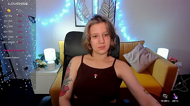 Hailey Foxy online show from 10.13.25