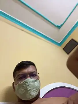 Snapshot of kunwarahuji chatting on 11.22.25 kunwarahuji online show from 11.22.25