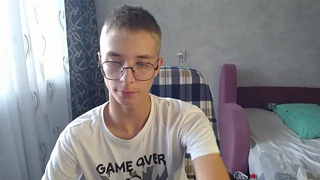 glasses cat online show from 09.20.25