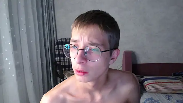 glasses cat online show from 10.27.25