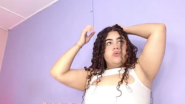 lourdes moon22 online show from 10.18.25