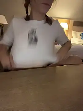 Snapshot of d3luluxx chatting on 12.21.25 d3luluxx online show from 12.21.25