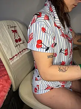 Snapshot of d3luluxx chatting on 02.28.26 d3luluxx online show from 02.28.26