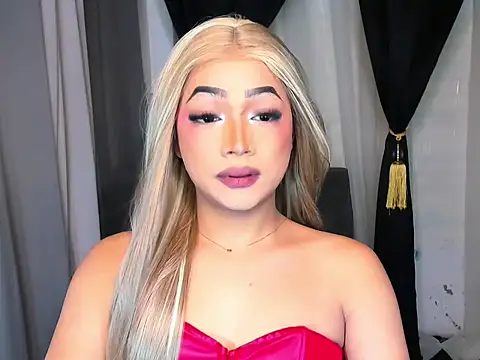 Snapshot of WenceSmith chatting on 10.09.25 WenceSmith online show from 10.09.25