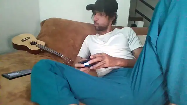 Snapshot of Alejandro92_cali chatting on 06.25.26 Alejandro92 cali online show from 06.25.26