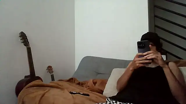 Snapshot of Alejandro92_cali chatting on 07.01.26 Alejandro92 cali online show from 07.01.26