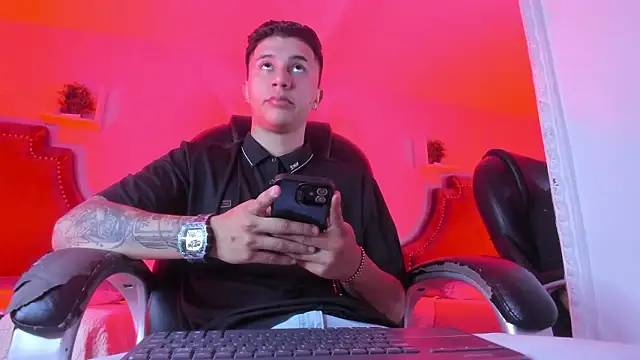 liaamsmiith  online show from 03.14.26