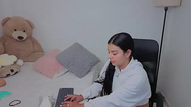 valerihouse online show from 11.21.25