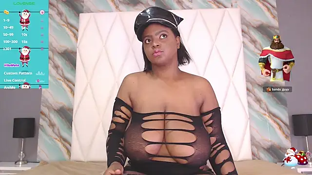 Snapshot of PenelopeBoobss chatting on 12.20.25 PenelopeBoobss online show from 12.20.25