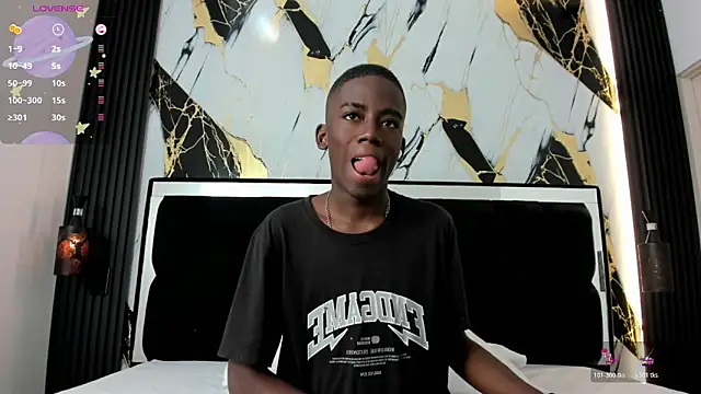 Snapshot of Alan_blacke chatting on 11.01.25 Alan blacke online show from 11.01.25