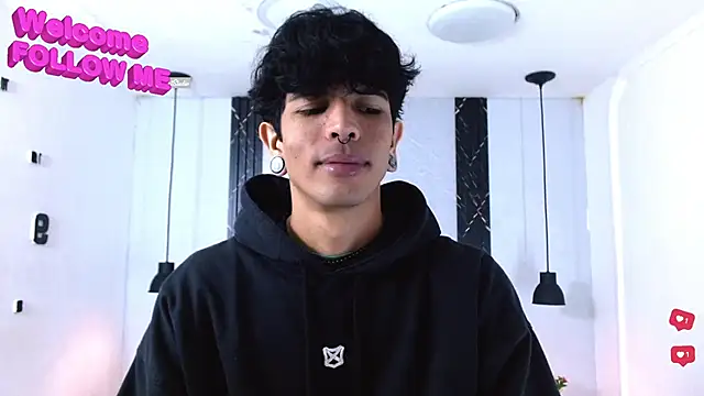 Snapshot of Franvill_Trato chatting on 12.02.25 Franvill Trato online show from 12.02.25