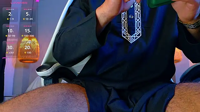 Snapshot of Thaiel_Fosteer chatting on 03.18.26 Thaiel Fosteer online show from 03.18.26