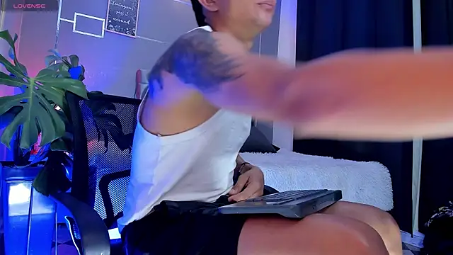 oliver mr  online show from 10.16.25