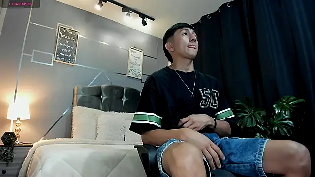 oliver mr  online show from 12.05.25