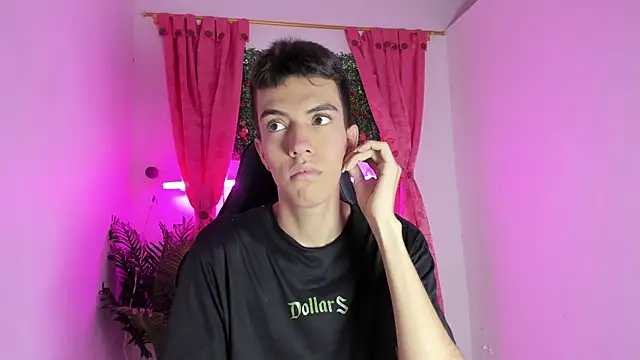 Snapshot of dylan_202520_ chatting on 09.13.25 dylan 202520 online show from 09.13.25